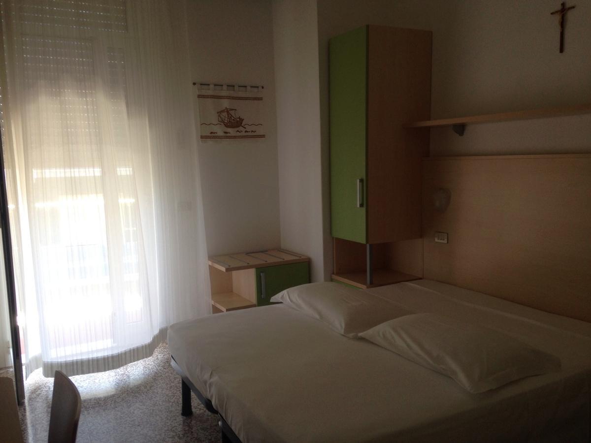 Hotel Lazzarini เบลลาเรีย-อีเจอา มารีนา ภายนอก รูปภาพ